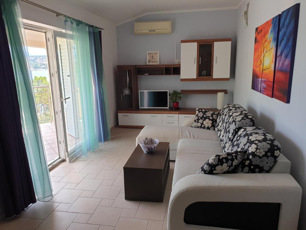 Apartments Mare & Mons Deluxe Malinska Exterior foto