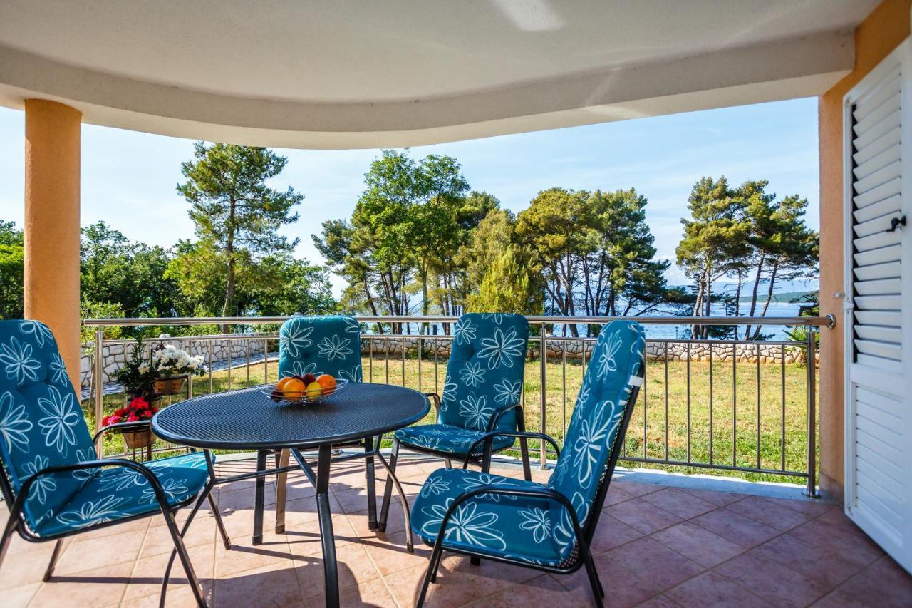 Apartments Mare & Mons Deluxe Malinska Exterior foto