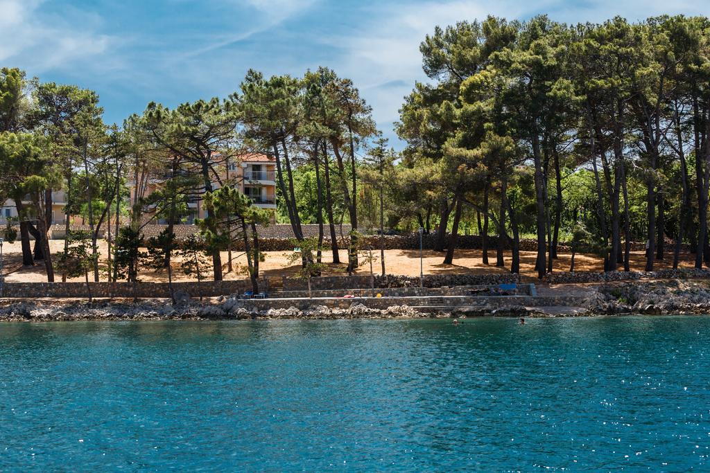 Apartments Mare & Mons Deluxe Malinska Exterior foto