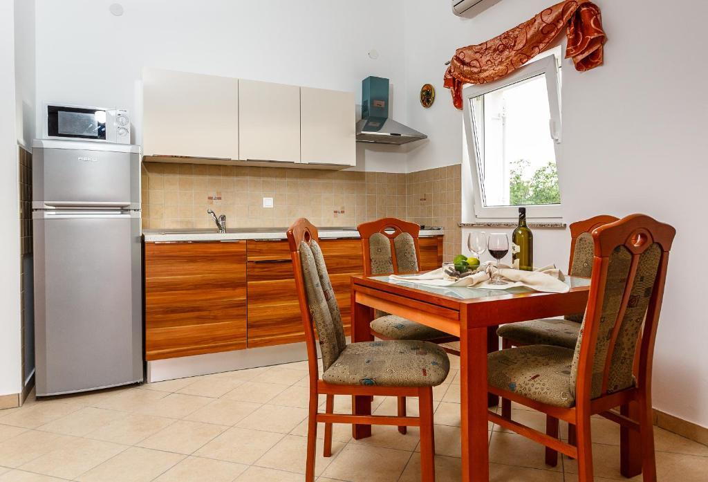 Apartments Mare & Mons Deluxe Malinska Habitación foto