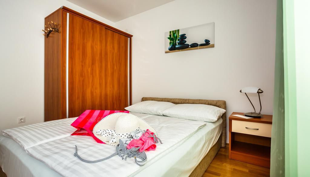 Apartments Mare & Mons Deluxe Malinska Exterior foto